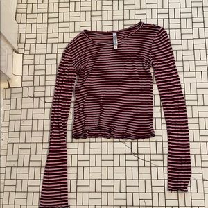 blue, white, and red striped cropped tees shirt.